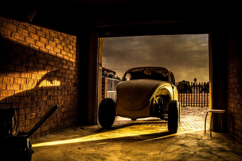 carrosserie-PONTEVES-min_car_garage_volkswagen_sunset_vw_beetle-81658